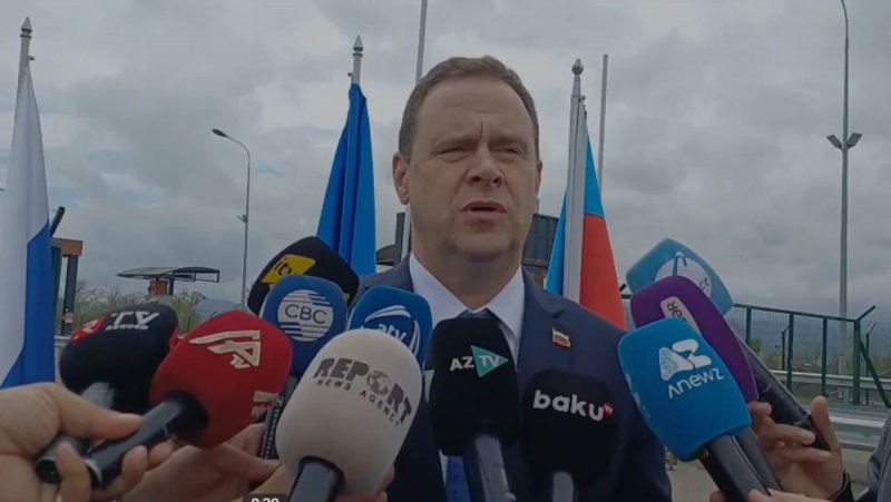 Rusiya FHN-in nümayəndəsi Dmitri Melnik İrana hümanitar yardımın çatdırılmasında Azərbaycanın dəstəyini yüksək qiymətləndirib