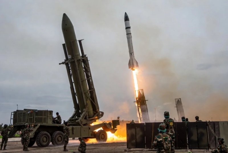 BƏƏ qüvvələri İranın 20 ballistik raketini və 37 dronunu vurub