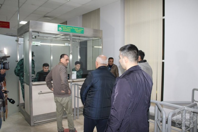 Azerbaijan evacuates its diplomats from Iran