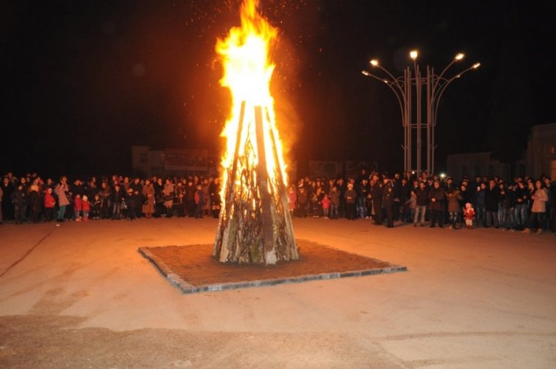 Azerbaijan celebrates last Tuesday before Novruz
