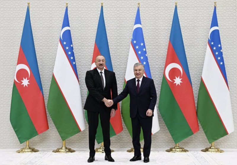   Azerbaijani, Uzbek presidents hold phone talk  