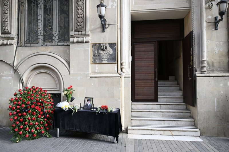 2026/03/2-1772618742.jpg + President Ilham Aliyev visits Iranian Embassy in Azerbaijan to offer condolences News about - President Ilham Aliyev visits Iranian Embassy in Azerbaijan to offer condolences