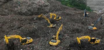 Seven dead in Indonesia landfill collapse