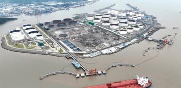 IEA warns of record oil supply disruption risk