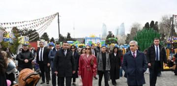 Alena Əliyeva Novruz yarmarkasını ziyarət edib