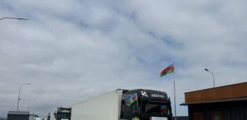 Azerbaijan's humanitarian aid trucks en route to Iran passes through state border