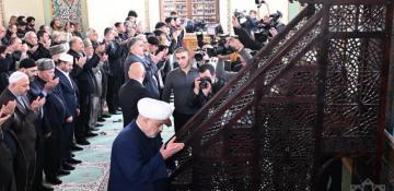 Bakının məscidlərində bayram namazı qılınıb