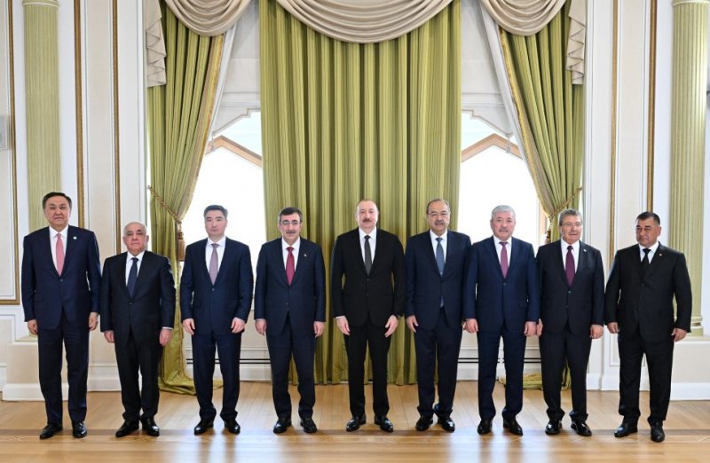 News about -   Prezident İlham Əliyev Türk Dövlətləri Təşkilatına üzv dövlətlərin hökumət başçılarının/Vitse-prezidentinin görüşünün iştirakçılarını qəbul edib YENİLƏNİB  