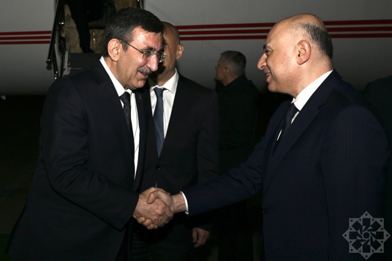 Türkiyənin Vitse-prezidenti Azərbaycana səfərə gəlib