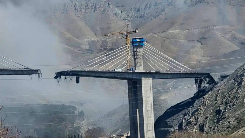 İranda Kərəc körpüsü ikinci dəfə raket hücumuna məruz qalıb, 8 nəfər ölüb