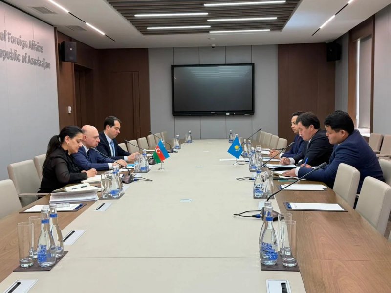 Azərbaycan-Qazaxıstan arasında strateji müttəfiqlik və regional əməkdaşlıq məsələlərini müzakirə olunub