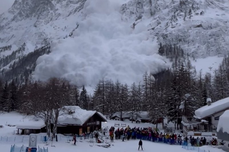 Italy hit hardest as avalanche deaths in Europe double