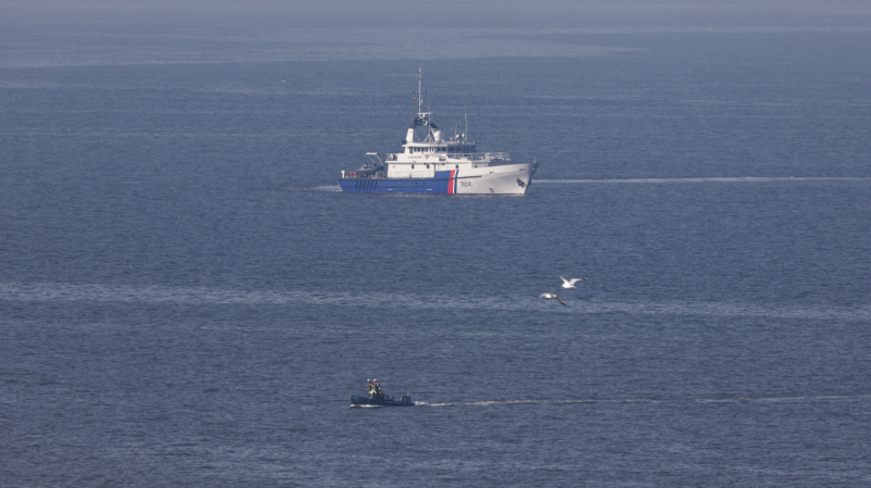 At least 4 dead after boat sinks in English Channel