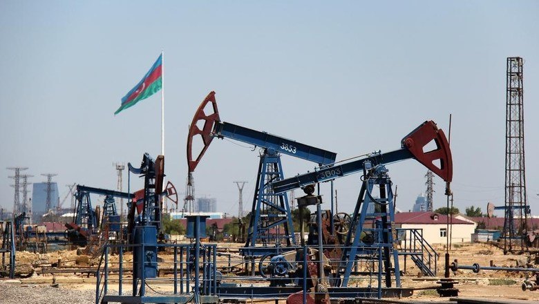 Azerbajiani oil sells for $11