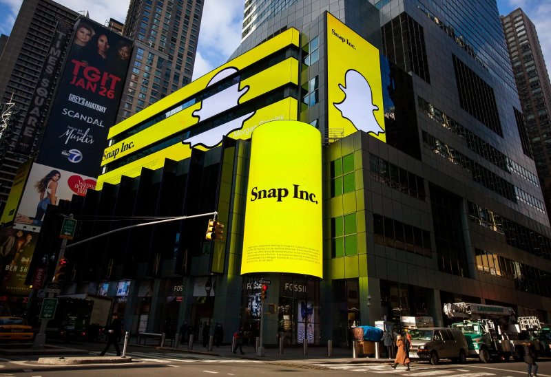 Snap to lay off 1,000 employees amid cost cuts