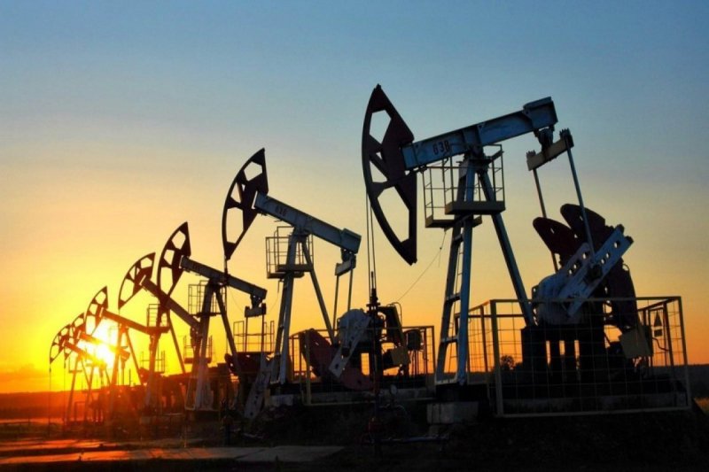 Oil prices fluctuate in global markets