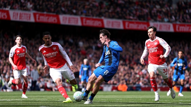 “Arsenal” son altı matçın yalnız birində qalib gəlib