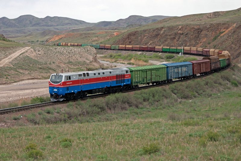 Kazakhstan boosts transit with new rail projects