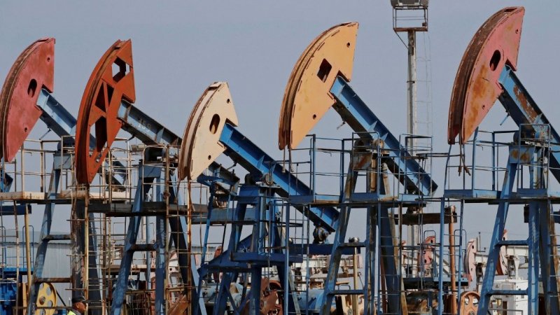 Oil prices jump above $102 amid Strait tensions