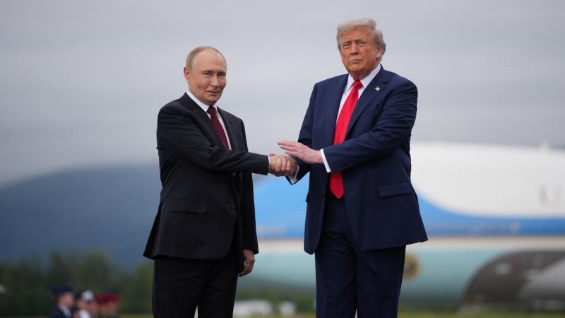 Trump intends to invite Putin to G-20 summit in Miami