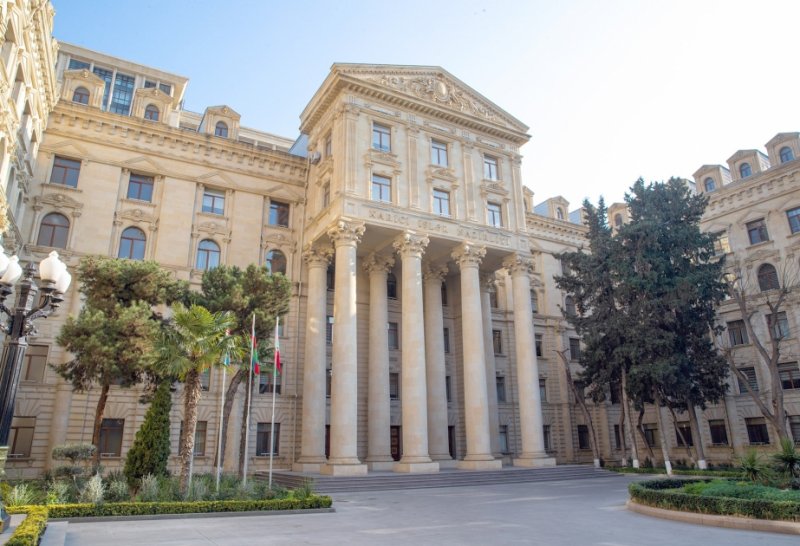Azerbaijan strongly condemns burning of Türkiye’s flag in Armenia