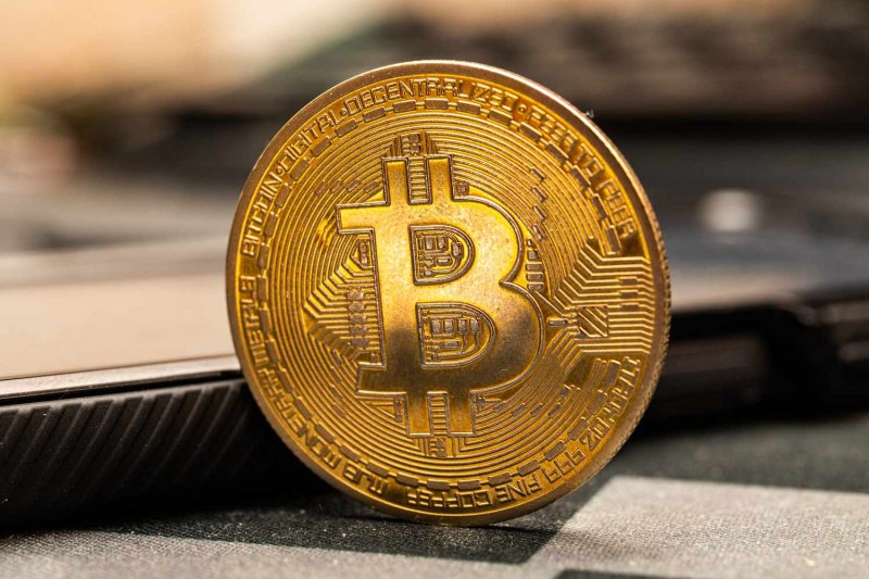 Kriptobazarda “Bitcoin” dəyər itirib