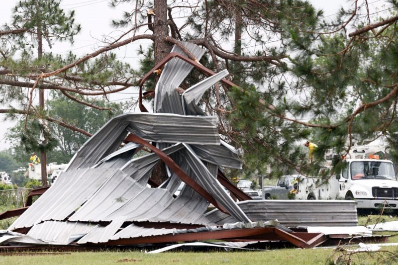 At least 2 dead, several injured after storms hit North Texas