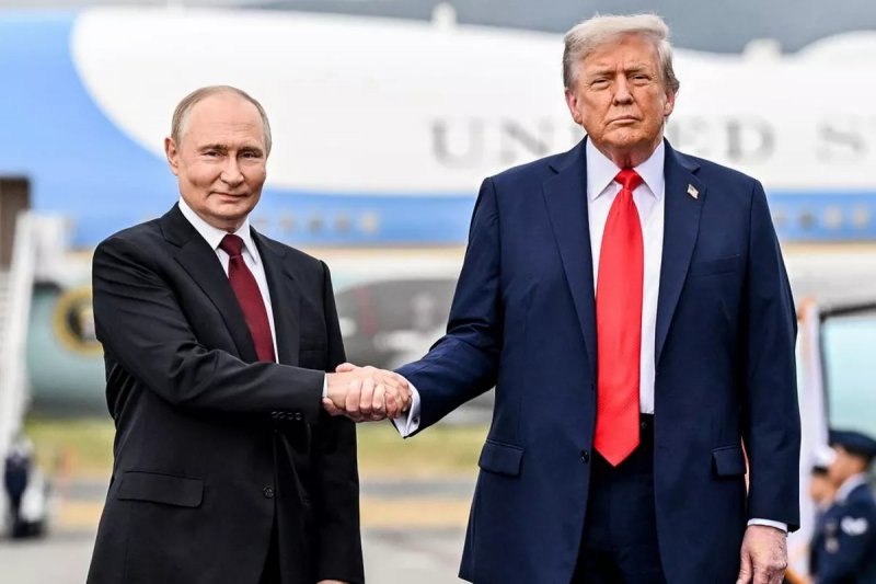 Putinlə Tramp arasında telefon danışığı baş tutub