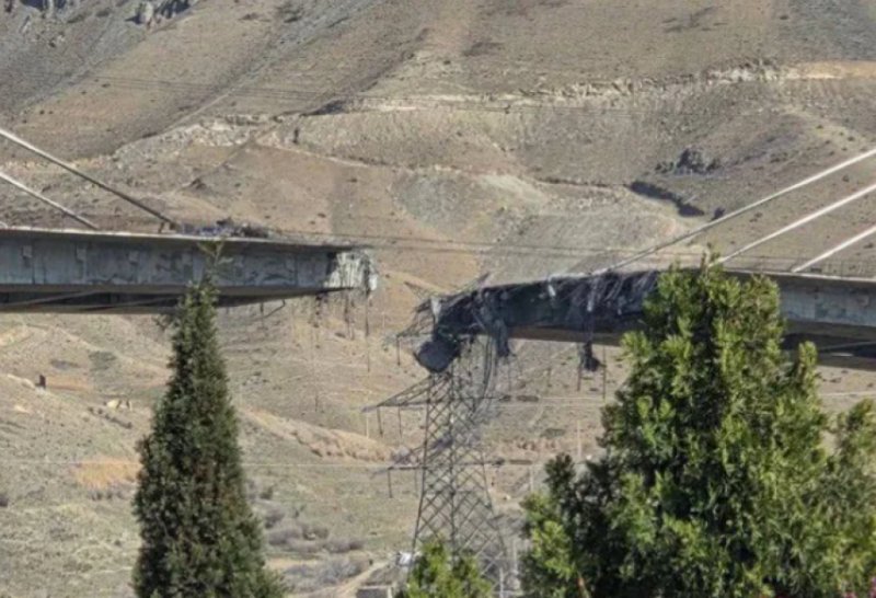At least 8 killed in US-Israeli attacks on bridge in Iran