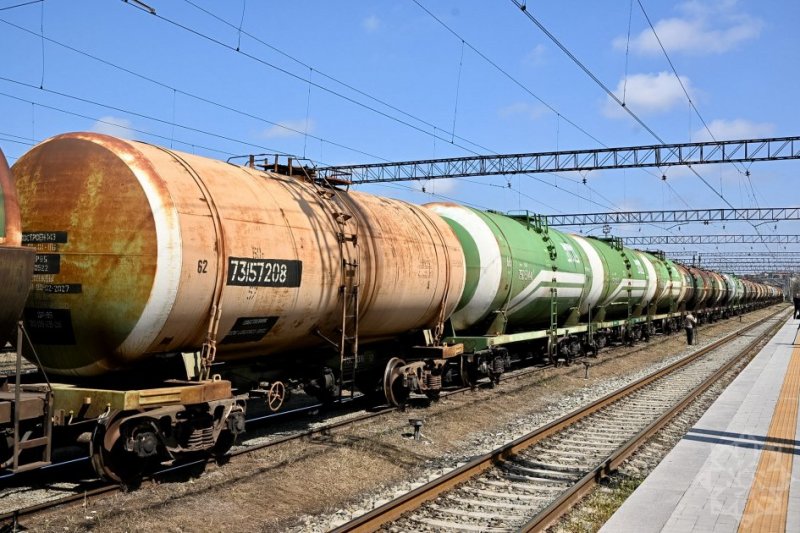   Azerbaijan dispatches another batch of oil products to Armenia  