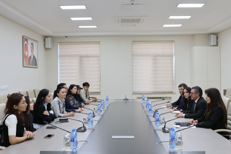 Azerbaijan, Mongolia discuss media cooperation prospects