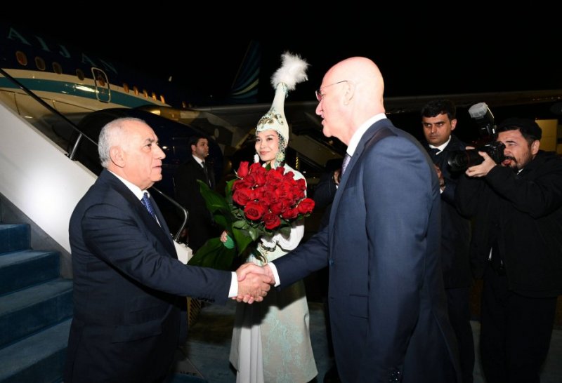 Azerbaijan's premier embarks on working visit to Kazakhstan