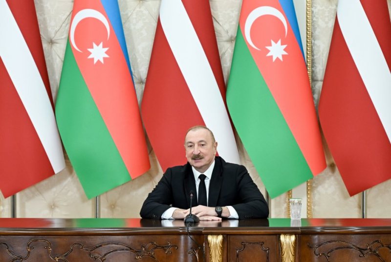 News about -   Azərbaycan Prezidenti İlham Əliyev və Latviya Prezidenti Edqars Rinkeviçs mətbuata bəyanatlarla çıxış ediblər -YENİLƏNİB  