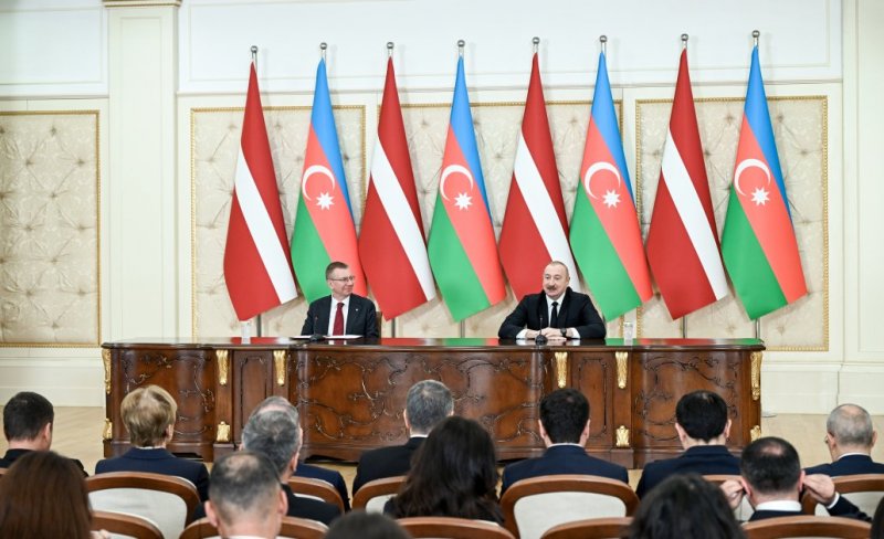 Azerbaijani, Latvian presidents deliver press statements 