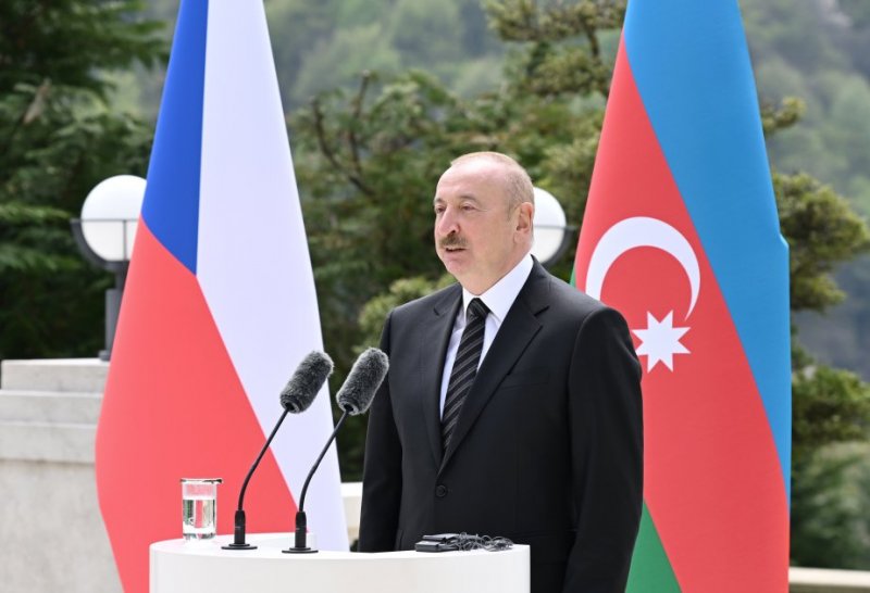   President Ilham Aliyev: Azerbaijan exports natural gas to countries neighboring Czech Republic  