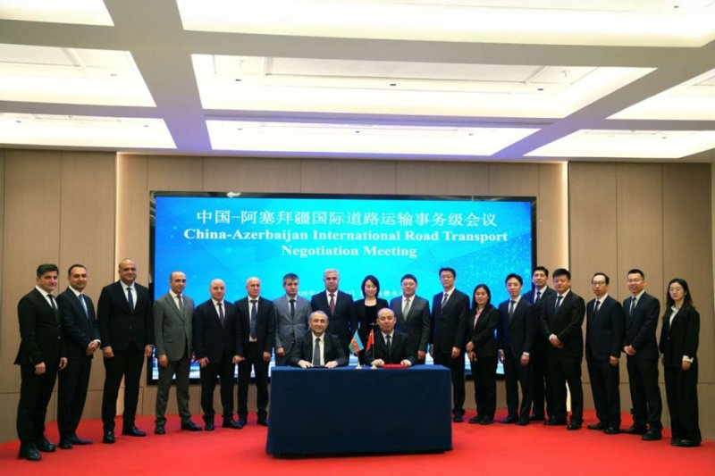 Azerbaijan, China explore freight transport cooperation