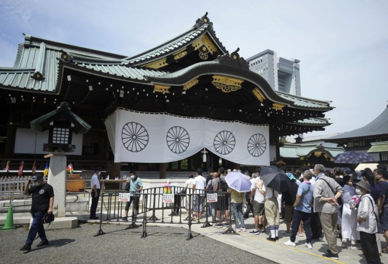 China condemns Japanese lawmakers' visit to Yasukuni Shrine