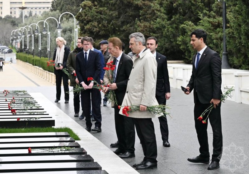 German Bundestag delegation pays tribute to Azerbaijani martyrs