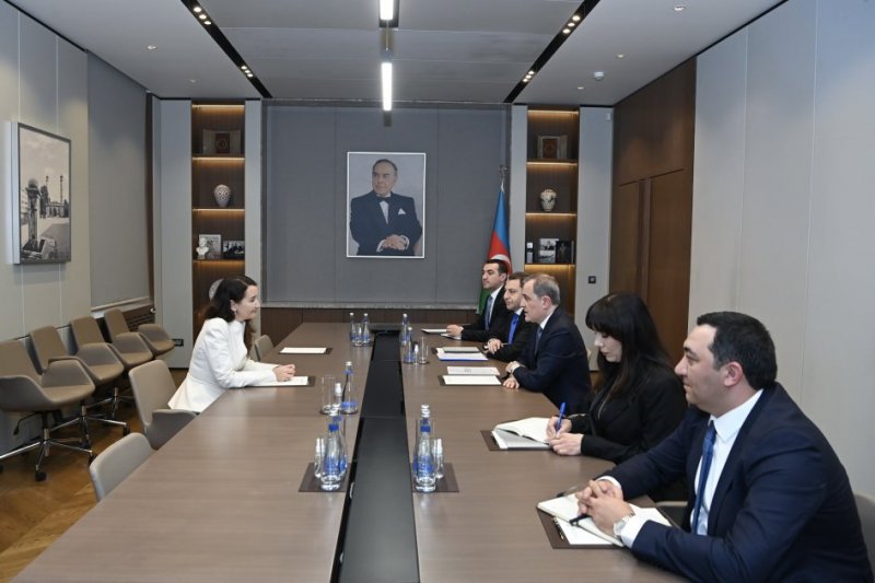 Azerbaijan, Uruguay review progress in bilateral relations