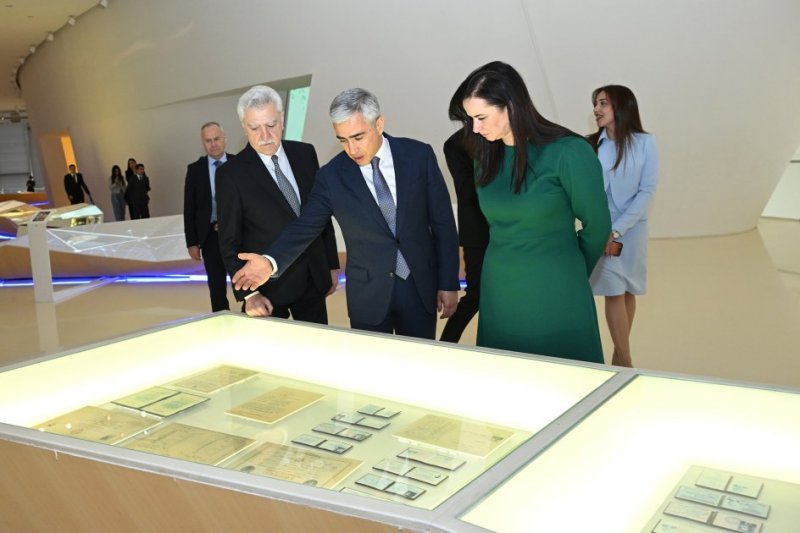 Lithuanian PM visits Heydar Aliyev Center in Baku -  PHOTOS 