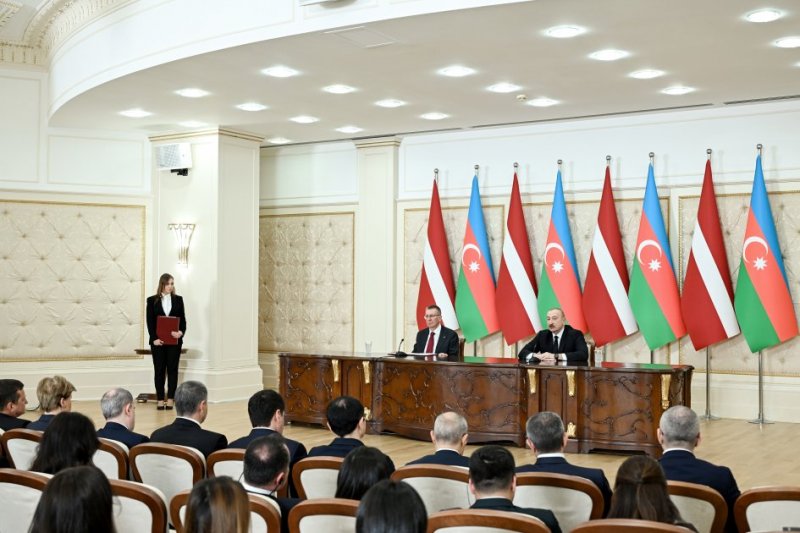 News about -   Azərbaycan Prezidenti İlham Əliyev və Latviya Prezidenti Edqars Rinkeviçs mətbuata bəyanatlarla çıxış ediblər -YENİLƏNİB  