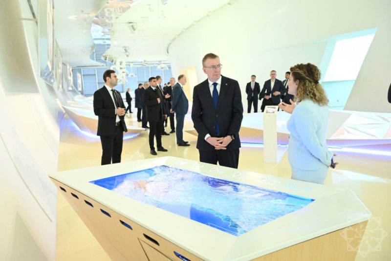 Latvian president visits Heydar Aliyev Center in Baku -  PHOTOS 