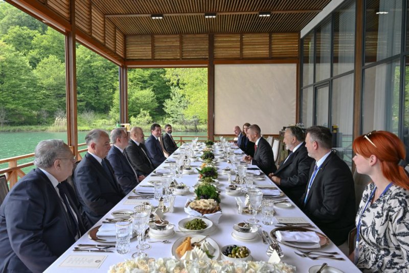 Official luncheon hosted in Gabala on behalf of Azerbaijani president in honor of Czech premier