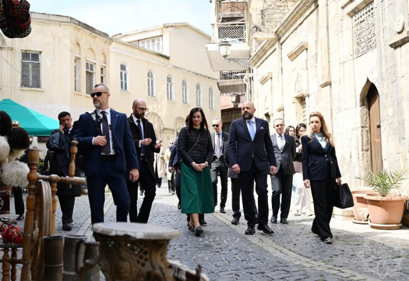 Lithuanian PM visits Baku's Icherisheher