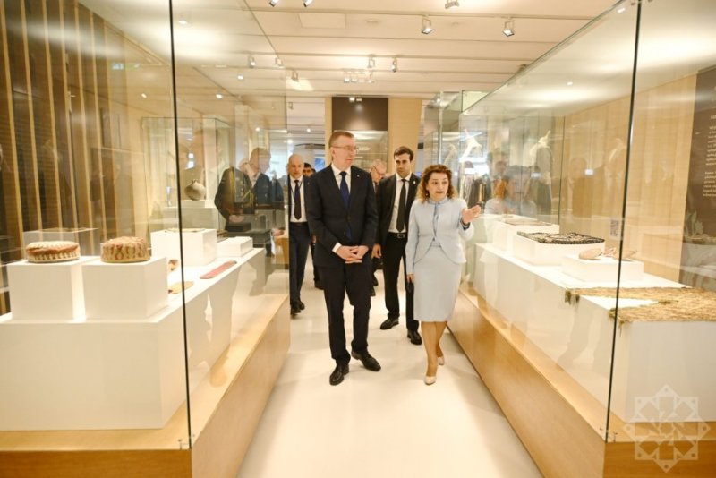 2026/04/3-1776937316.jpg + Latvian president visits Heydar Aliyev Center in Baku - PHOTOS News about - Latvian president visits Heydar Aliyev Center in Baku - PHOTOS