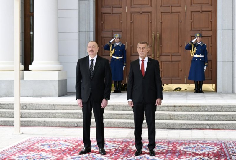   Baku hosts official welcome ceremony for Czech PM  