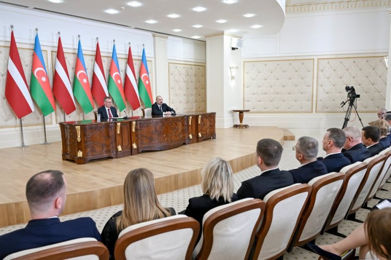 News about -   Azərbaycan Prezidenti İlham Əliyev və Latviya Prezidenti Edqars Rinkeviçs mətbuata bəyanatlarla çıxış ediblər -YENİLƏNİB  
