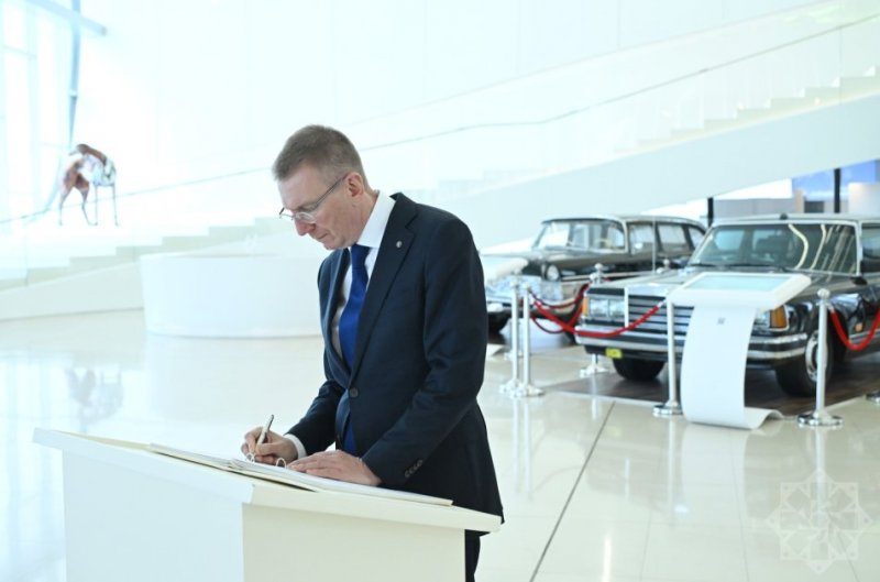 2026/04/3-1776937316.jpg + Latvian president visits Heydar Aliyev Center in Baku - PHOTOS News about - Latvian president visits Heydar Aliyev Center in Baku - PHOTOS