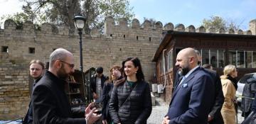 Litvanın Baş naziri İnqa Ruqiniene İçərişəhərlə tanış olub