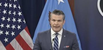 Pit Heqset: Hörmüz boğazında gəmilərə nəzarət ABŞ tərəfindən təmin olunur